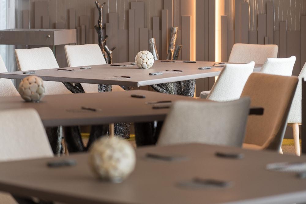Hotel Le Parc - La Table De Franck Putelat Carcassonne Eksteriør billede