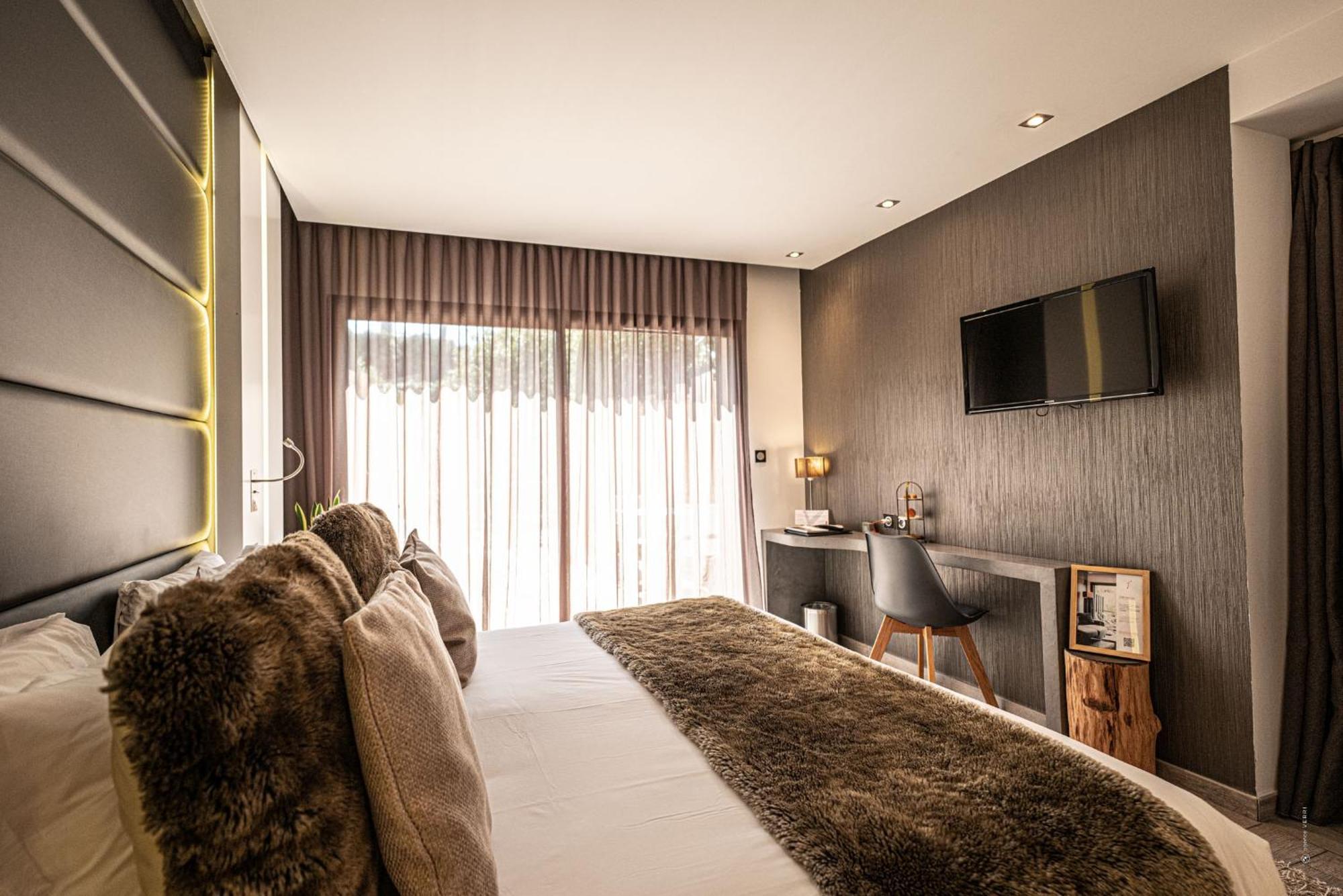 Hotel Le Parc - La Table De Franck Putelat Carcassonne Eksteriør billede